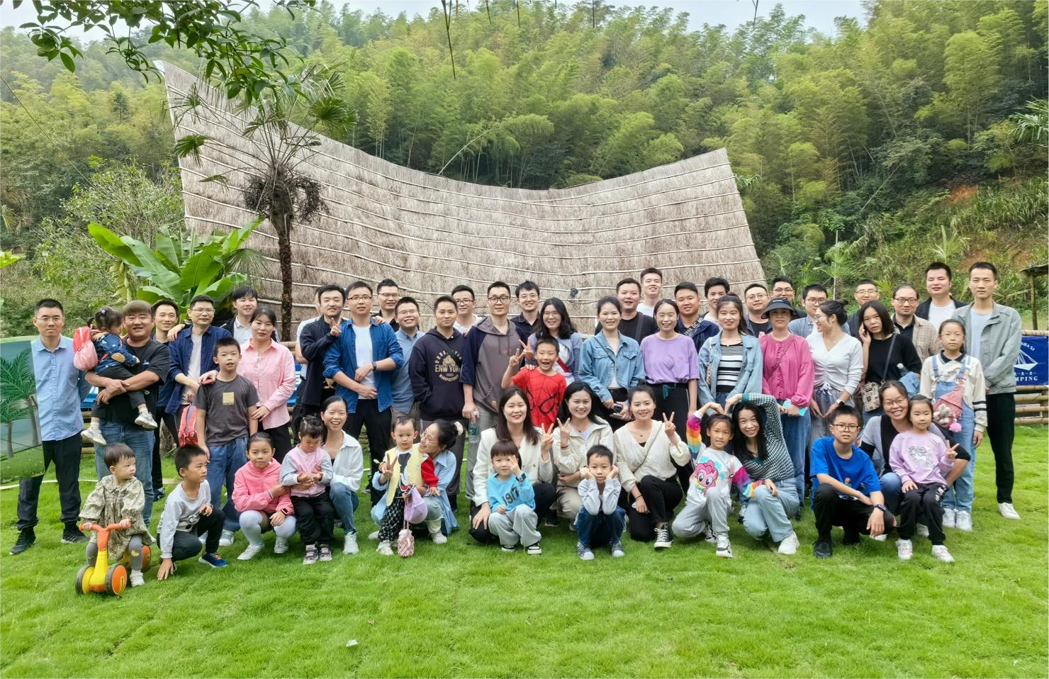 �з����������μǣ���ɽ��ԽҰ��ҹĻ�µĸ���