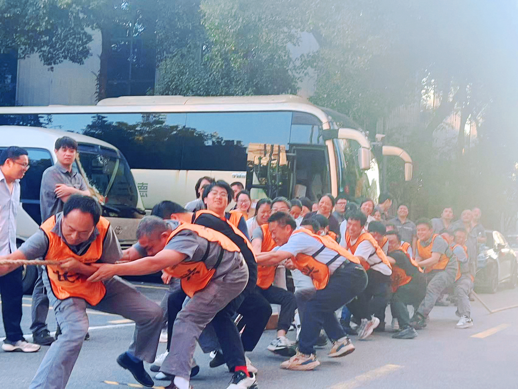 ȼ����ʱ�����ܲ�԰����Ů�������������������������ⳡ�κӽ���ҳ��䶨